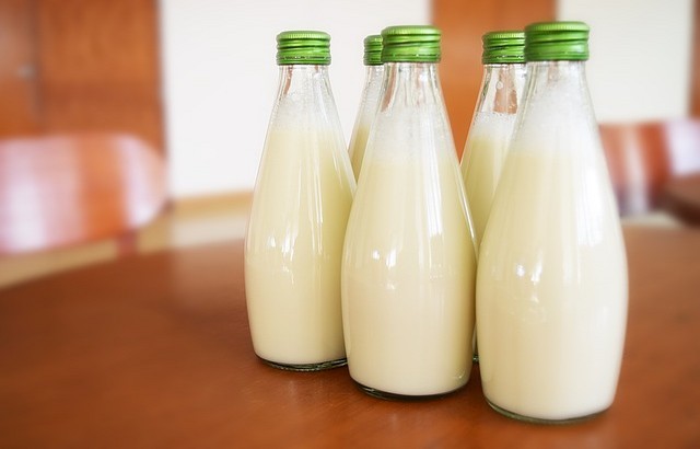 Цена на молоко в Казахстане на 2016-2017 годы. Количество молока, которое можно приобрести за указанную сумму.