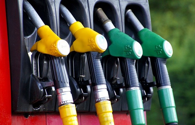 Цена на 95-й бензин в США на 2016-2017 годы. Количество 95-го бензина, которое можно приобрести за указанную сумму.